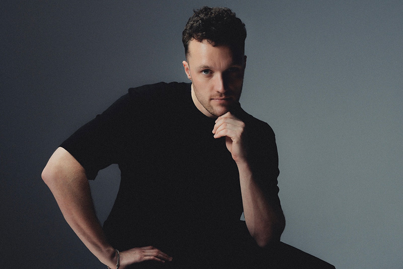 MAXI MERAKI REIMAGINES MONOLINK’S “IN MY PLACE” MAXI MERAKI REIMAGINES MONOLINK’S “IN MY PLACE”